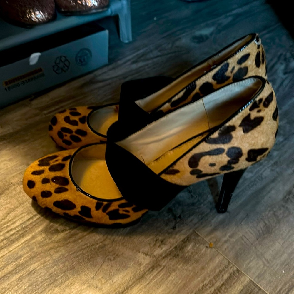 Gianni Bini 9.5 heels leopard